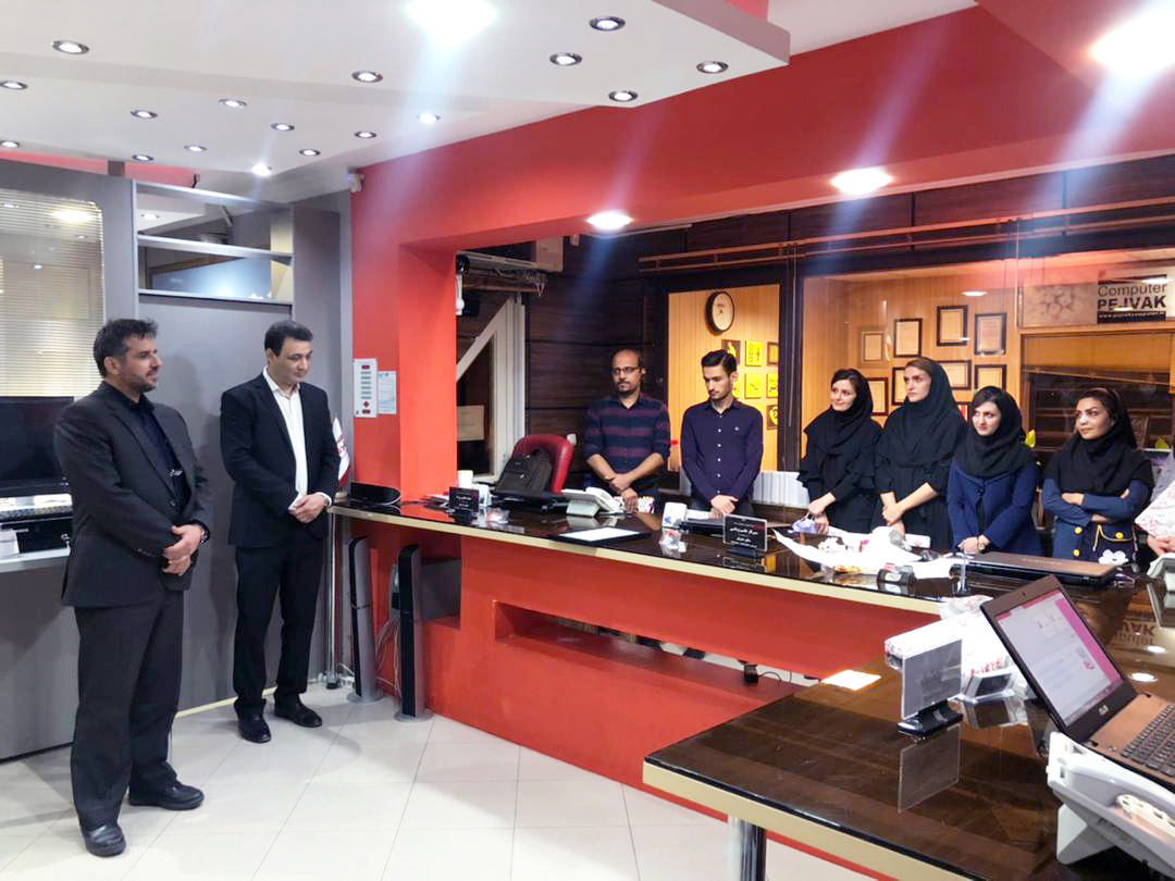 بازدید رییس هیأت عالی نظارت وزارت صمت از شرکت پژواک و تقدیر از اعضای شرکت